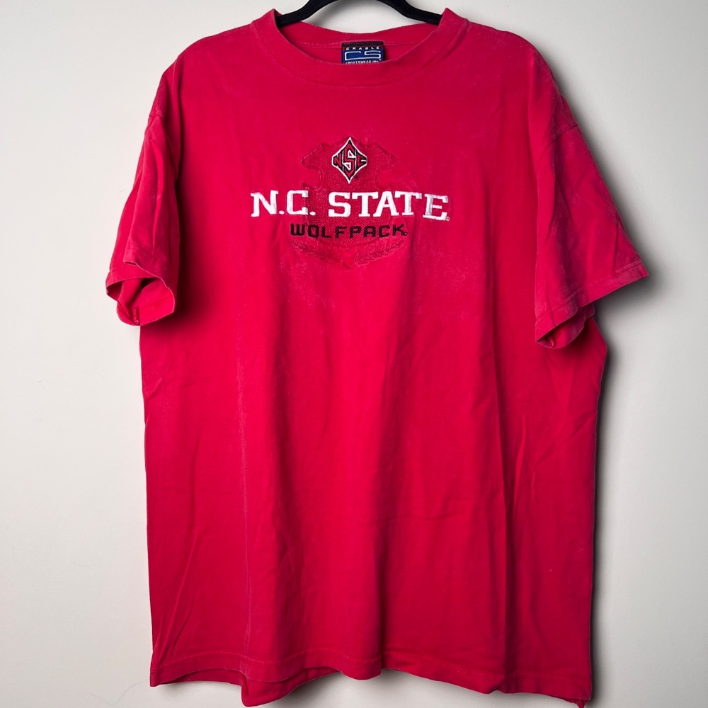 Crable Sportswear Inc Red NC State Wolfpack Embroidered Short Sleeve Shirt XL - Picture 2 of 14
